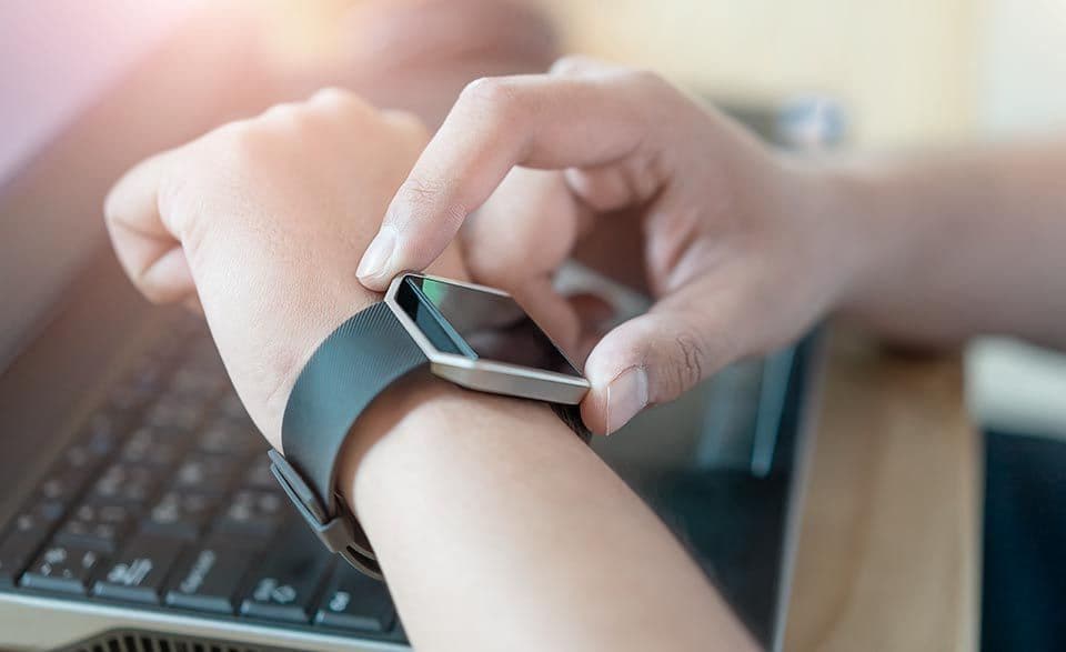 wearable wearables beacon komunikacja marketingowa lokalizacja tracking green parrot